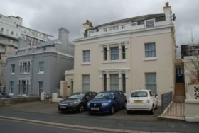 3 bedroom Flat to rent